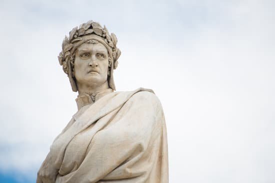 Statue von Dante Alighieri